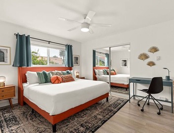 East Village Arts District, King Suite w/Sofa Bed 3