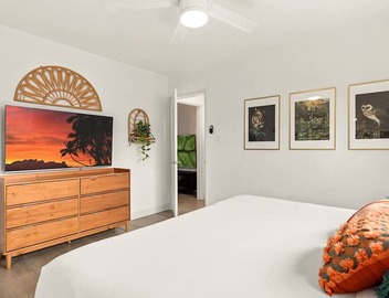 East Village Arts District, King Suite w/Sofa Bed 5