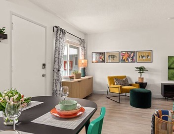 East Village Arts District, King Suite w/Sofa Bed 4