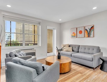 Downtown Condo Walk to Mercedes Benz Stadium 3
