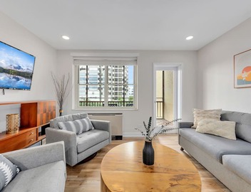Downtown Condo Walk to Mercedes Benz Stadium 2