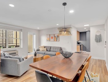 Downtown Condo Walk to Mercedes Benz Stadium 4