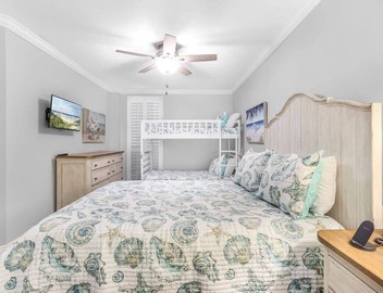 Windward Pointe 303, ideally located on 3rd floor 4