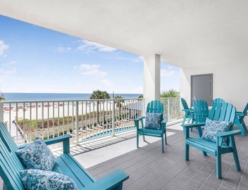 Windward Pointe 303, ideally located on 3rd floor 3