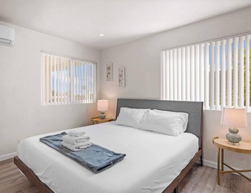 Luxury Escape w/Private Balcony & Free Parking #3 2