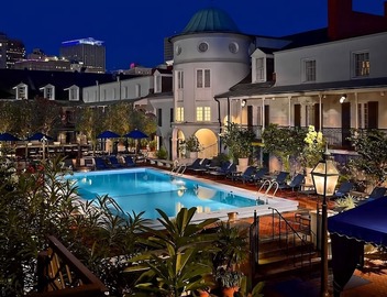 Discover Historic Homes in French Quarter! Pets Allowed, 4 onsite bars! 5