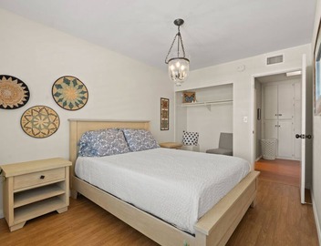 Grand Piano, Stocked Kitchen, Modern Decor 4