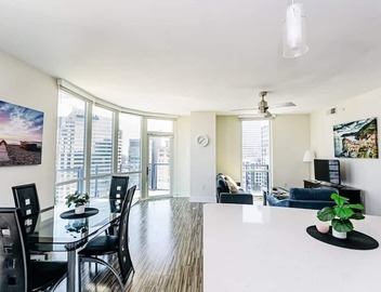 2BR Uptown Charlotte Furnished Apartments by RedAwning 2