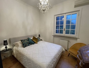 Delightful stylish house with private romantic garden 3