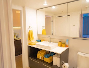2BD Downtown Vancouver Condo with Free Parking+AC 3