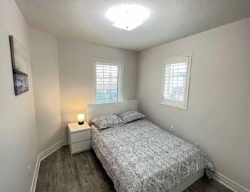 Beautiful 3 bedroom & 3-bathroom vacation home near Toronto Pearson Airport 5