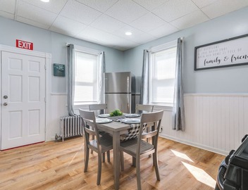 Updated Apt w/Shared Yard: Near Events & Boston 2