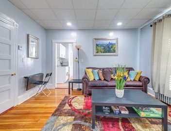 Updated Apt w/Shared Yard: Near Events & Boston 3