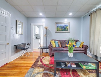 Updated Apt w/Shared Yard: Near Events & Boston 2