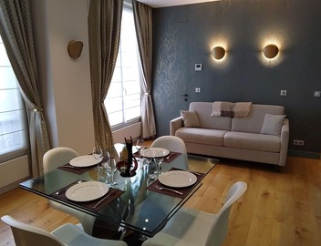 Prestigious apartment near the Hotel de ville A/C and Parking 3