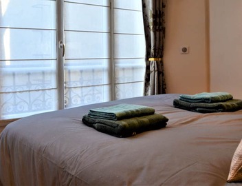 Prestigious apartment near the Hotel de ville A/C and Parking 5