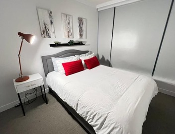 Urban Oasis! Sleeps 4/Big Private Patio/Fast Wifi 5