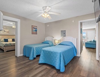 Oceanfront 3BR Ground-Floor Patio King Ste Small Dog Friendly Blue Mist 102 3