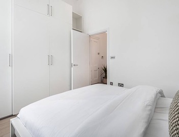 Lady on the Lane, 2 bed Primrose Hill - by Out of Office Lifestyle 2