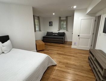 Upscale Unit 1 at Perrin Place 4