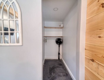 Lovely Studio with Full Kitchen + Private Deck! 4