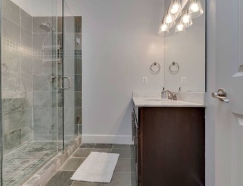 Luxe 2BD/2BA Townhouse in Hip Area - Near Metro 2