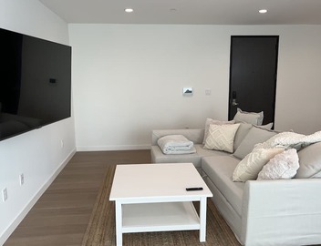 *New* Beautiful Beverly Hills Condo w/parking 2