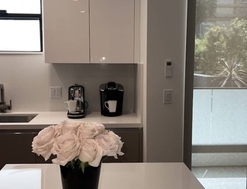 *New* Beautiful Beverly Hills Condo w/parking 4