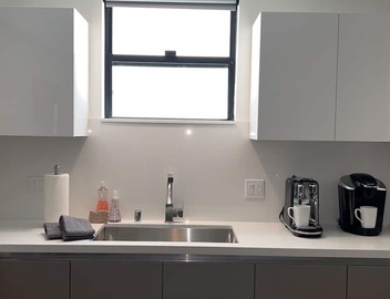 *New* Beautiful Beverly Hills Condo w/parking 5
