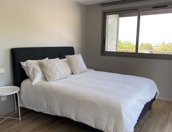 Completely renovated 1-bedroom studio with private parking 2