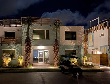 Studio-Full Kitchen w/Private Walkable Beach Access 5