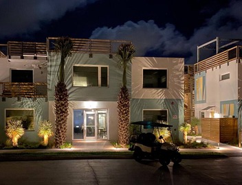 Studio-Full Kitchen w/Private Walkable Beach Access 5