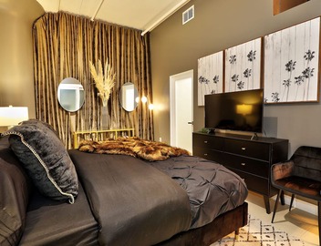 Downtown LA Loft w/Rock & Roll Vibe, Rooftop Pool + Free Parking 5