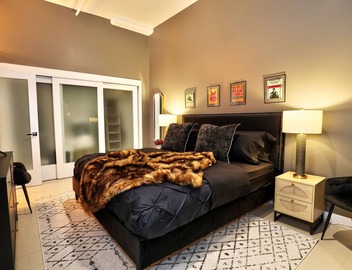 Downtown LA Loft w/Rock & Roll Vibe, Rooftop Pool + Free Parking 4