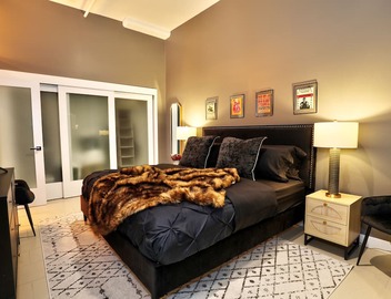 Downtown LA Loft w/Rock & Roll Vibe, Rooftop Pool + Free Parking 4