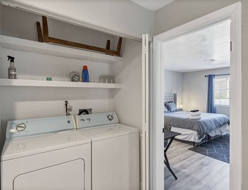 Superhost 5 Star Service with 2 Bedrooms 4