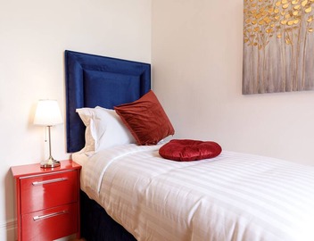 New Listing, Stunning Newly Renovated Waterfront Apartment 4