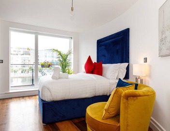 New Listing, Stunning Newly Renovated Waterfront Apartment 3