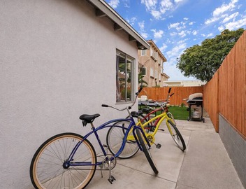 Calypso Breeze, Hot Tub, Fire Pit, Games, 2 King Bed, 1 Minute Walk to the Beach 5
