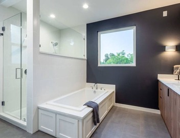 Stylish Clubhouse Retreat w/Hot Tub near Downtown 5