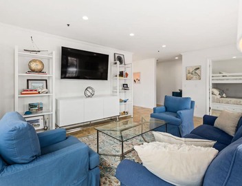 Luxury La Jolla Shores Condo with Pool, Jacuzzi, Tennis Courts, Pickelball Court 2