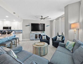 Beautiful Modern Gulf Front Condo w/Large Balcony | Indoor & Outdoor Pools 4