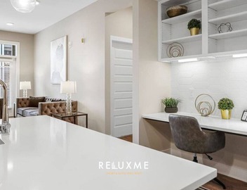 Reluxme| Uptown 2BR Condo w/Skyline View & Sauna 4