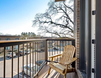 Spacious Loft Style Condo with King Beds! Must see 4