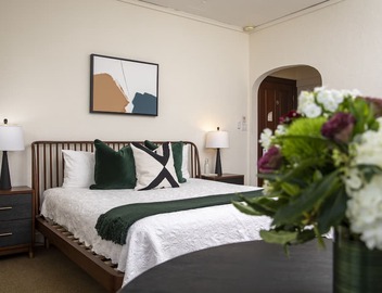Junior Suite with Ensuite Bathroom 2