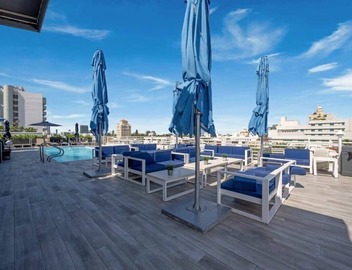 Miami Ocean Drive 1BR APT & Rooftop Pool Access 2