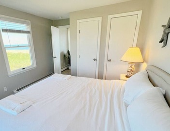 Plum Island Sunkisser: Beachfront & Views! Condo 2