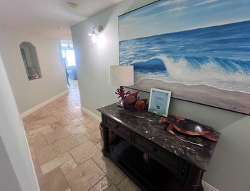 Tina's Treasure Island Luxury Beach Condo-3BR 6th Flr-Free Beach Chairs/Umbrella 3