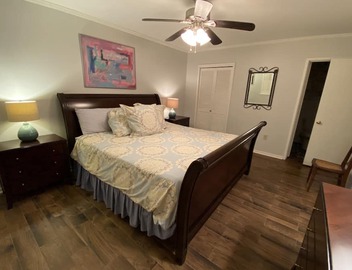 3 Bed 2 Bath On St Charles With 2 Parking Spaces Across From Street Car Stop 4