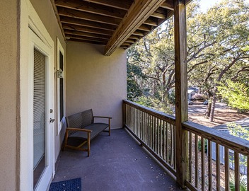 Coastal Crush: A spacious townhouse, steps from the King and Prince, and village 2